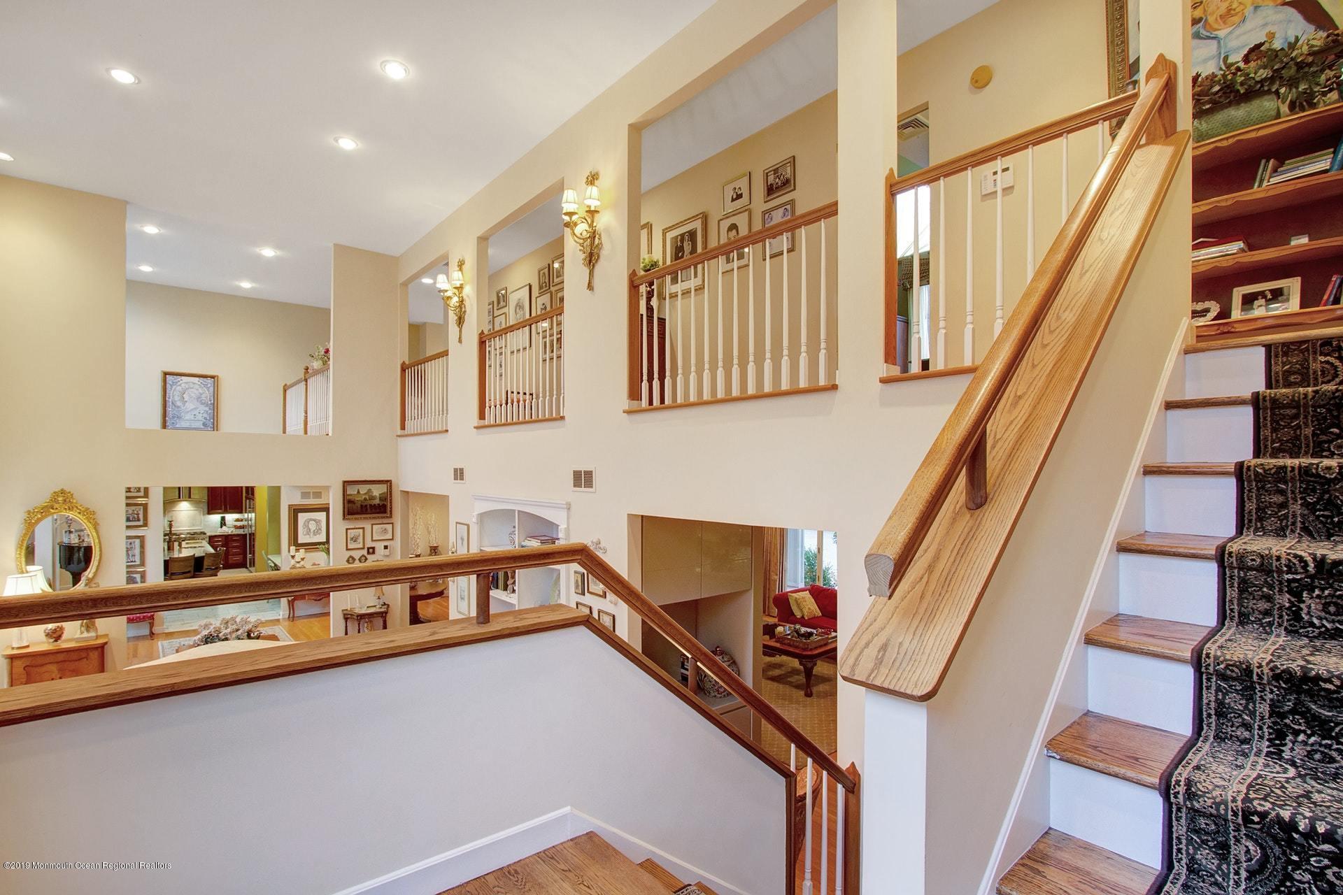 4 Harding Lane Rumson, NJ 07760 - Photo 15 of 32 Staircase