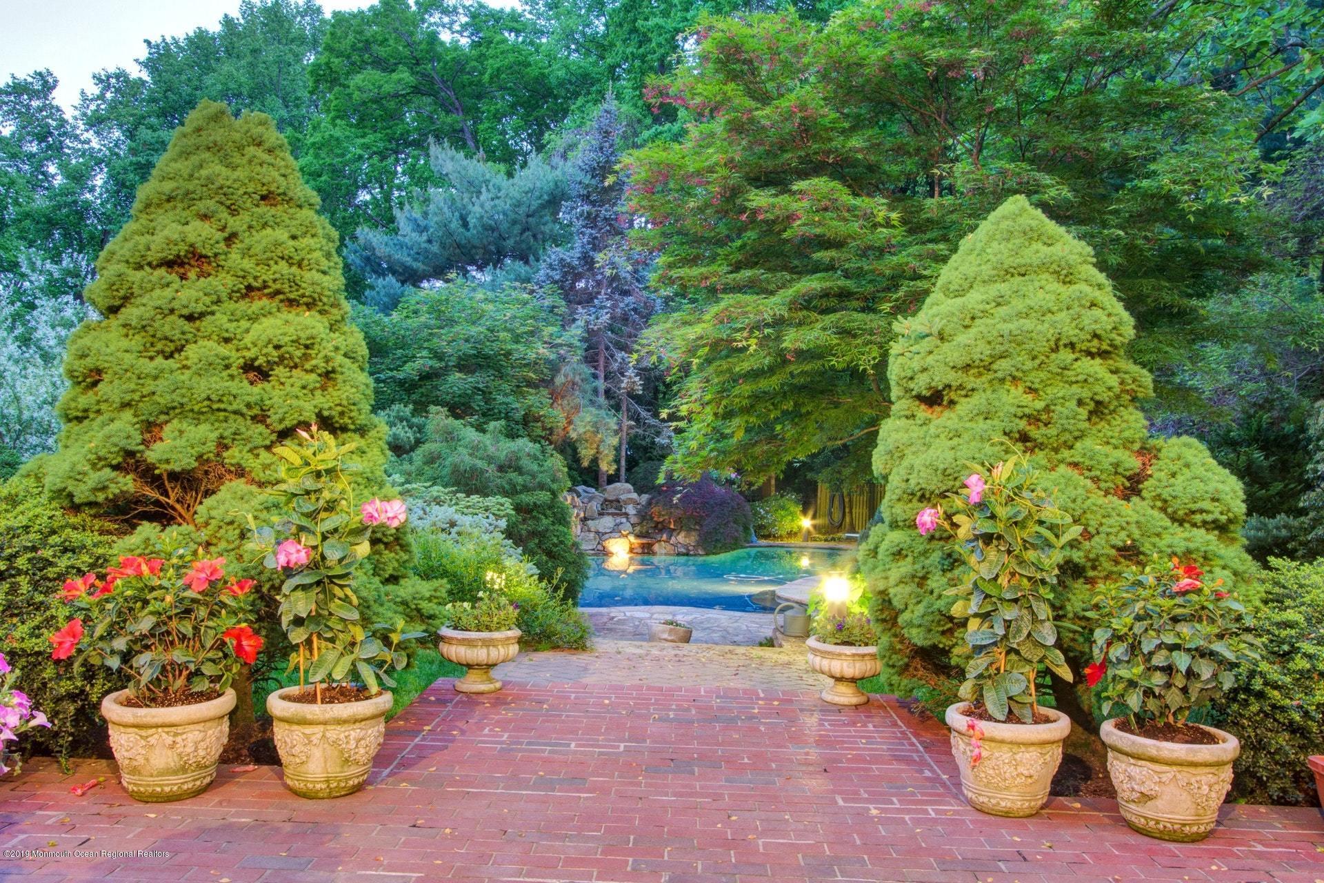 4 Harding Lane Rumson, NJ 07760 - Photo 29 of 32 Patio