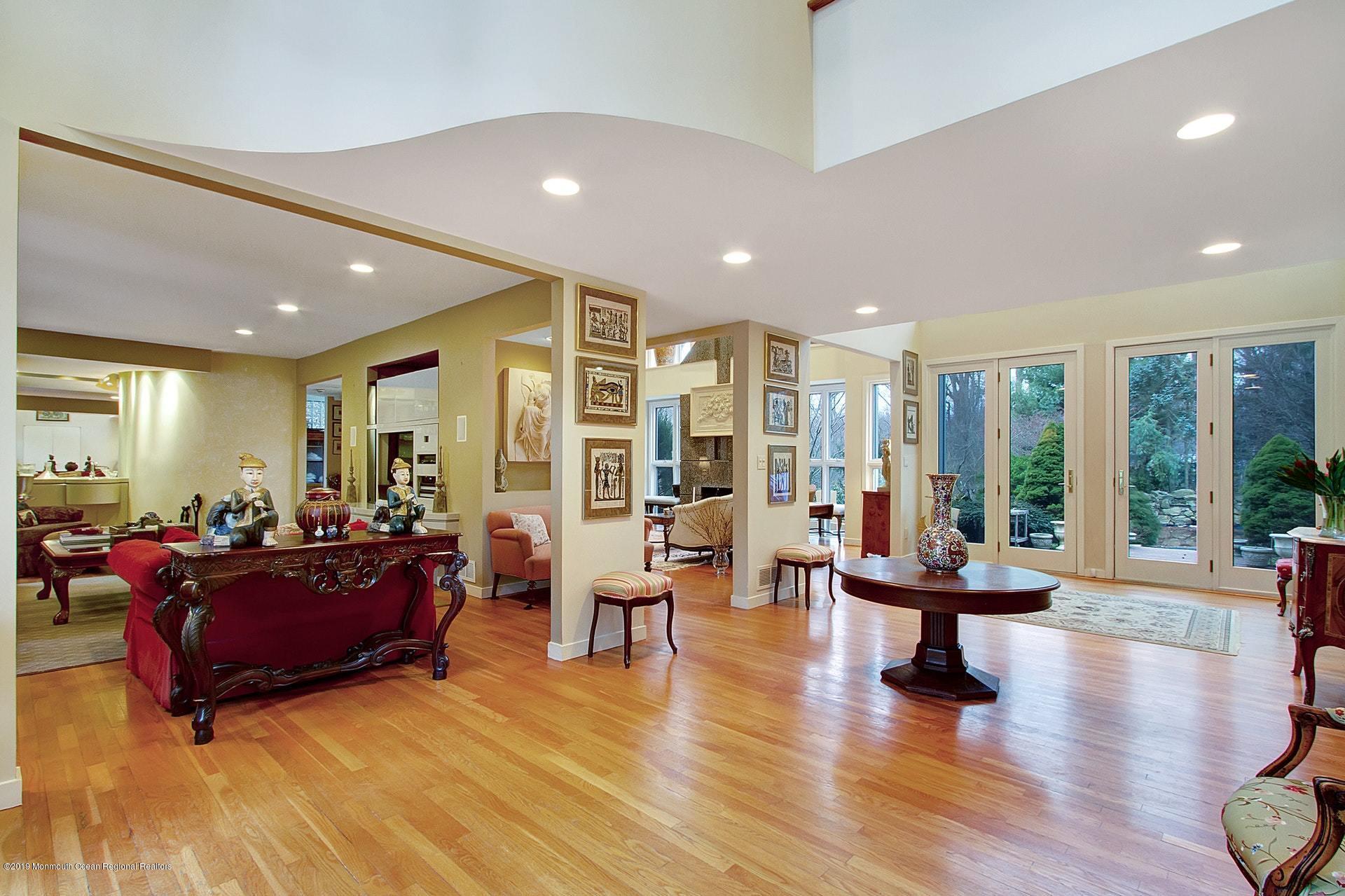 4 Harding Lane Rumson, NJ 07760 - Photo 6 of 32 Foyer