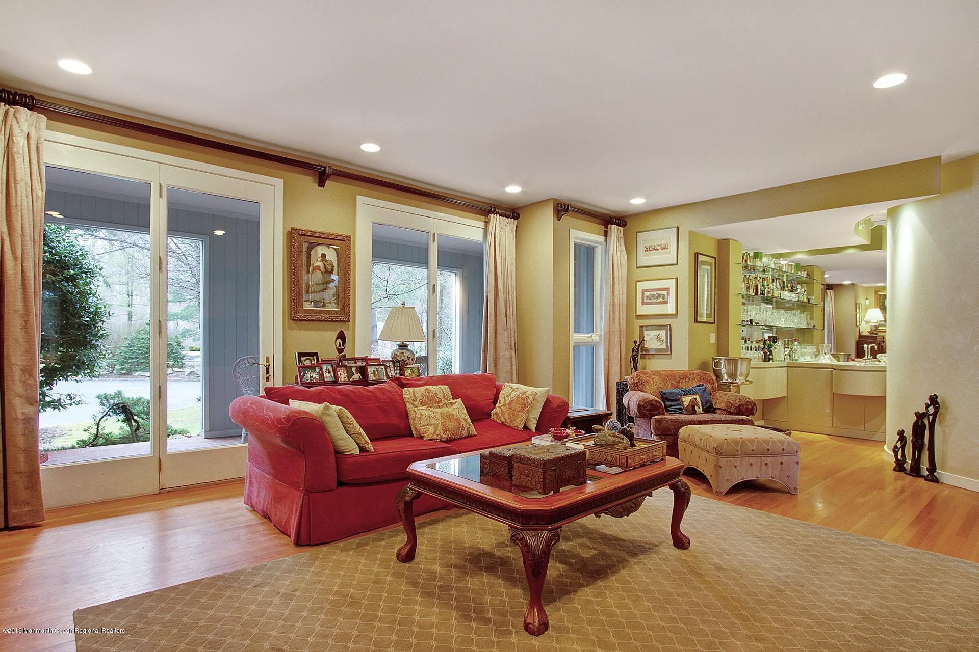 4 Harding Lane Rumson, NJ 07760 - Photo 8 of 32 Living Room