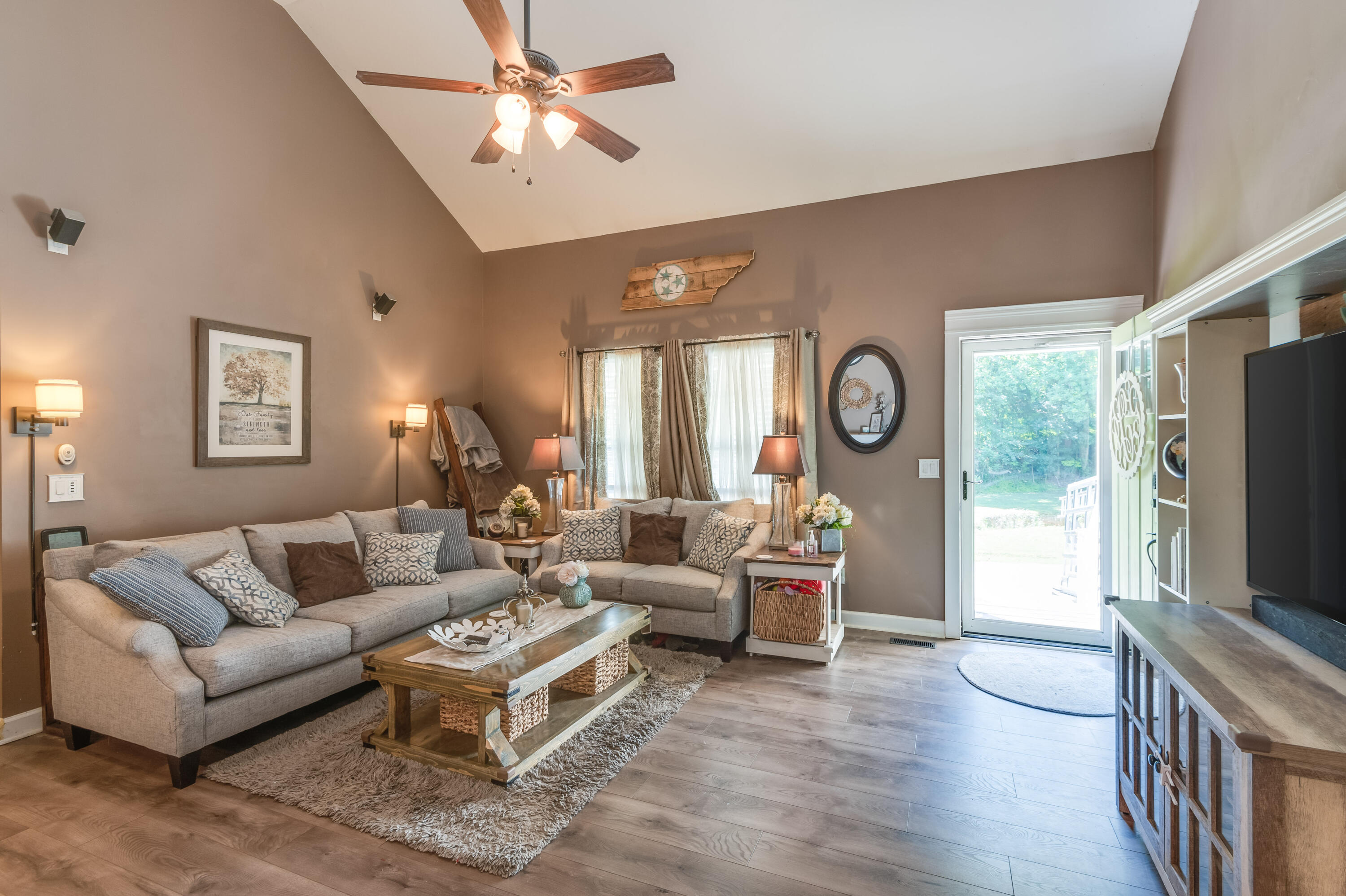1737 Yaphank Road Soddy Daisy, TN 37379 - Photo 3 of 22 1737_Yaphank_Rd_0015