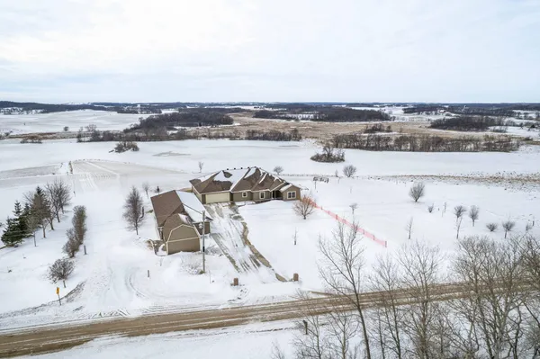 $675,000 | 20733 East Dane Prairie Road, Fergus Falls, MN 56537