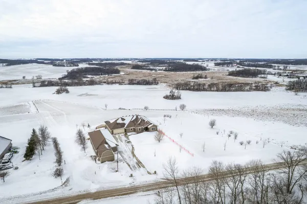 $675,000 | 20733 East Dane Prairie Road, Fergus Falls, MN 56537