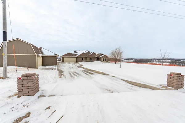$675,000 | 20733 East Dane Prairie Road, Fergus Falls, MN 56537