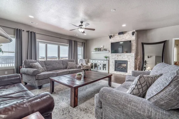 $675,000 | 20733 East Dane Prairie Road, Fergus Falls, MN 56537