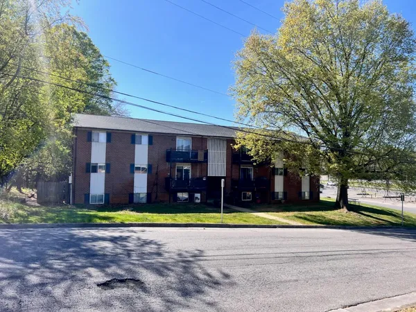 $1,400,000 | 125 Bush Drive, Vinton, VA 24179