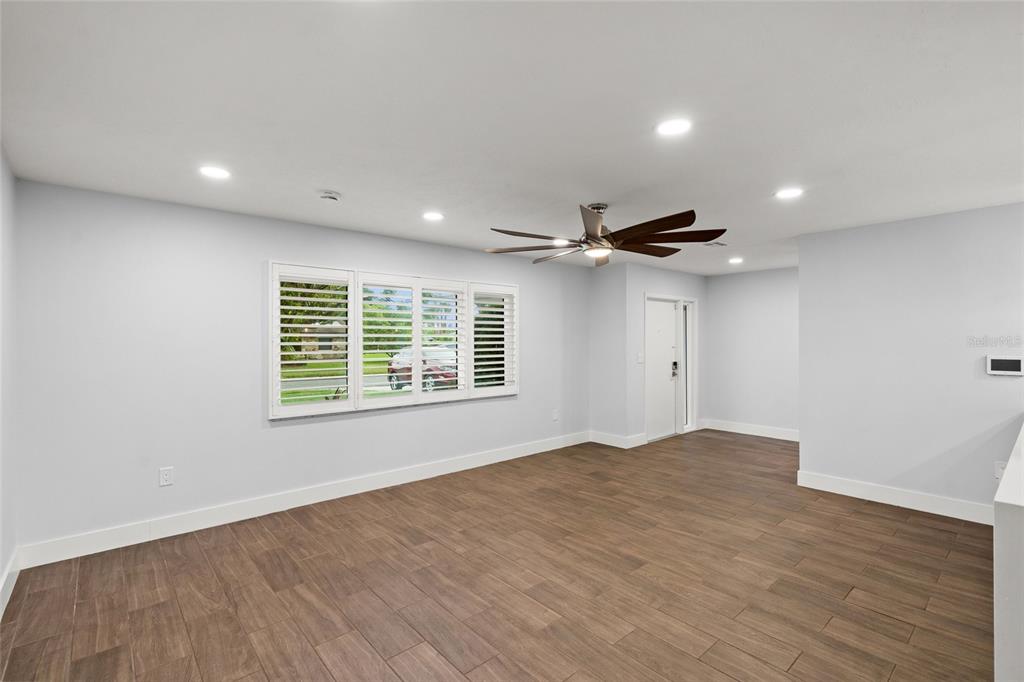 3405 South Lockwood Ridge Road Sarasota, FL 34239 - Photo 8 of 43