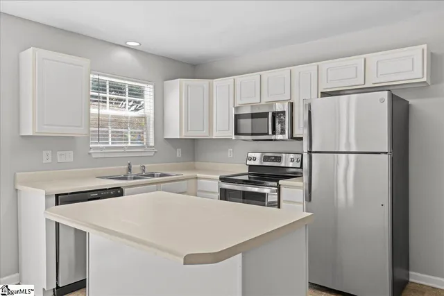 $365,000 | 306 Londonderry Court, Greer, SC 29650