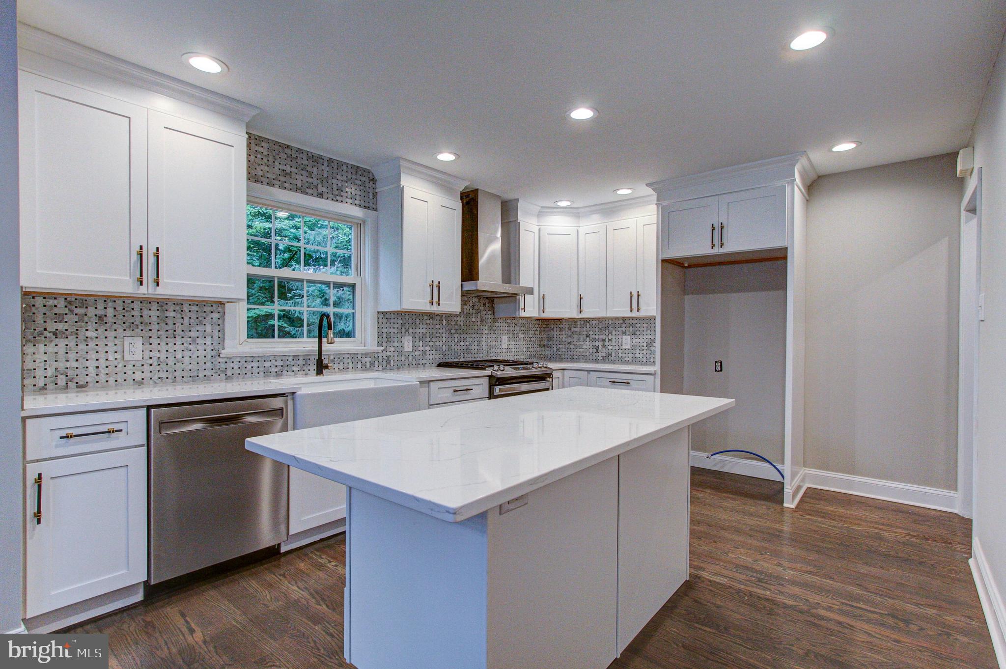 306 Cowpath Road Lansdale, PA 19446 - Photo 21 of 71 island seating