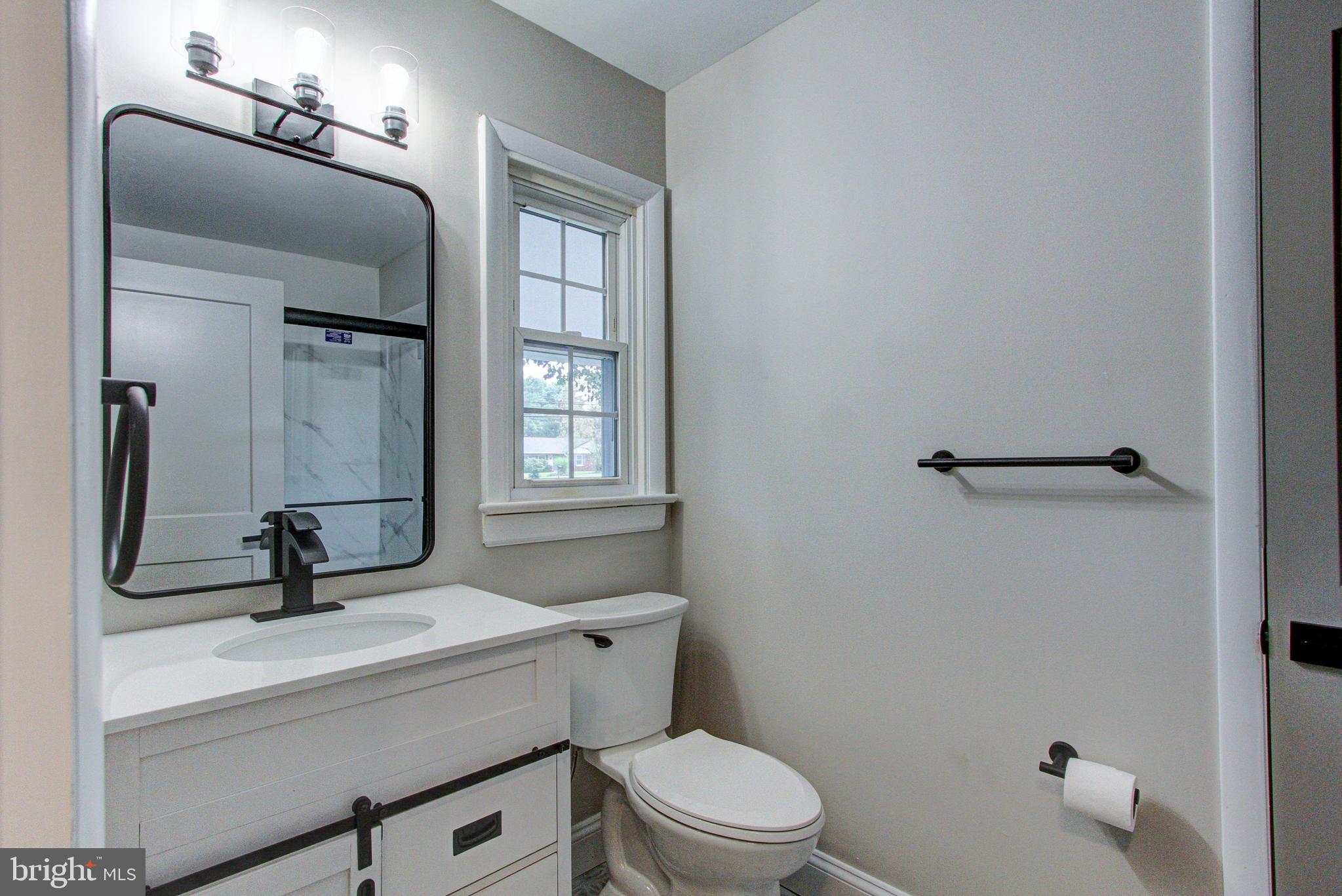 306 Cowpath Road Lansdale, PA 19446 - Photo 35 of 71 1st floor full bath