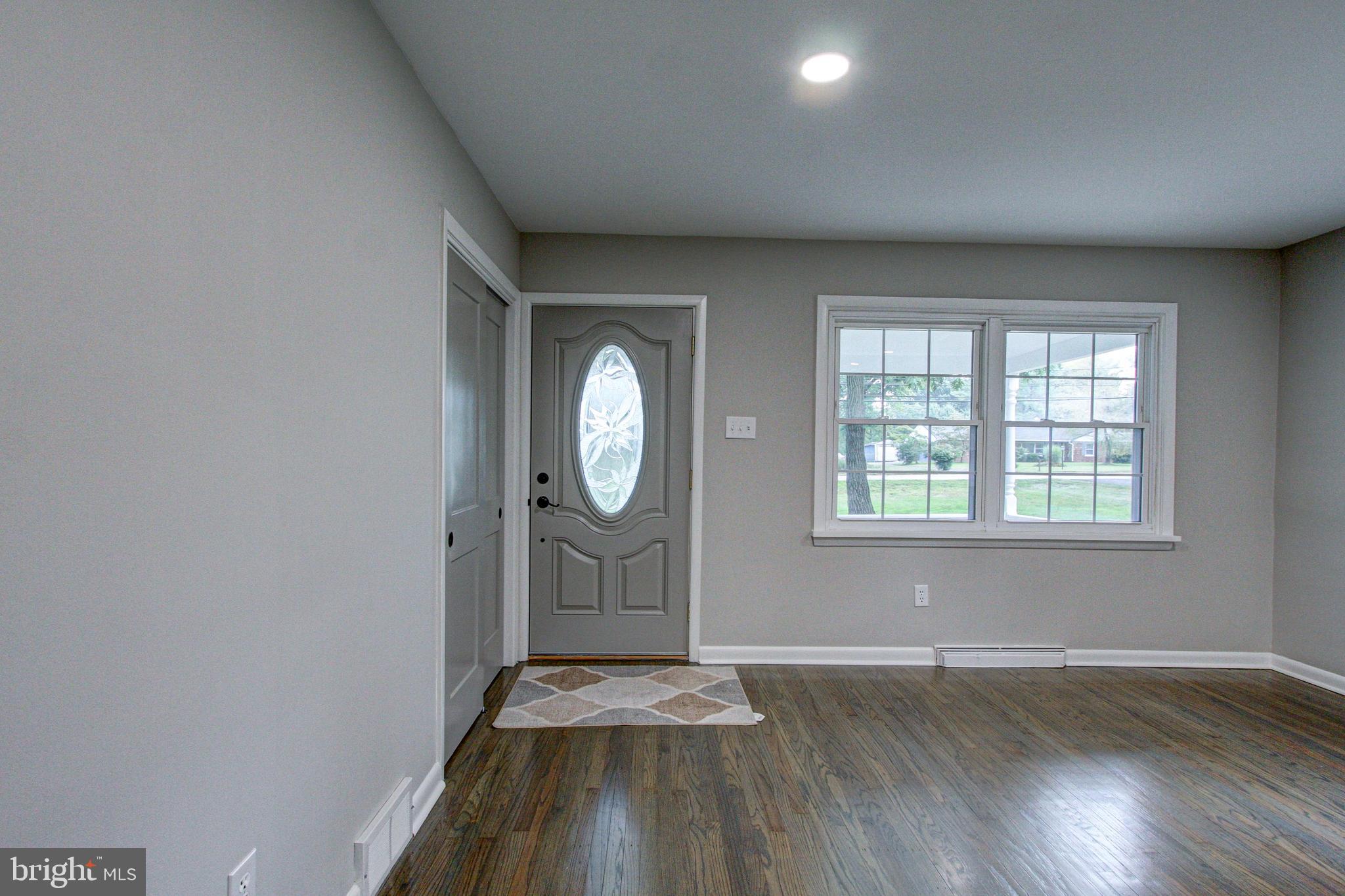 306 Cowpath Road Lansdale, PA 19446 - Photo 8 of 71 enter into living room