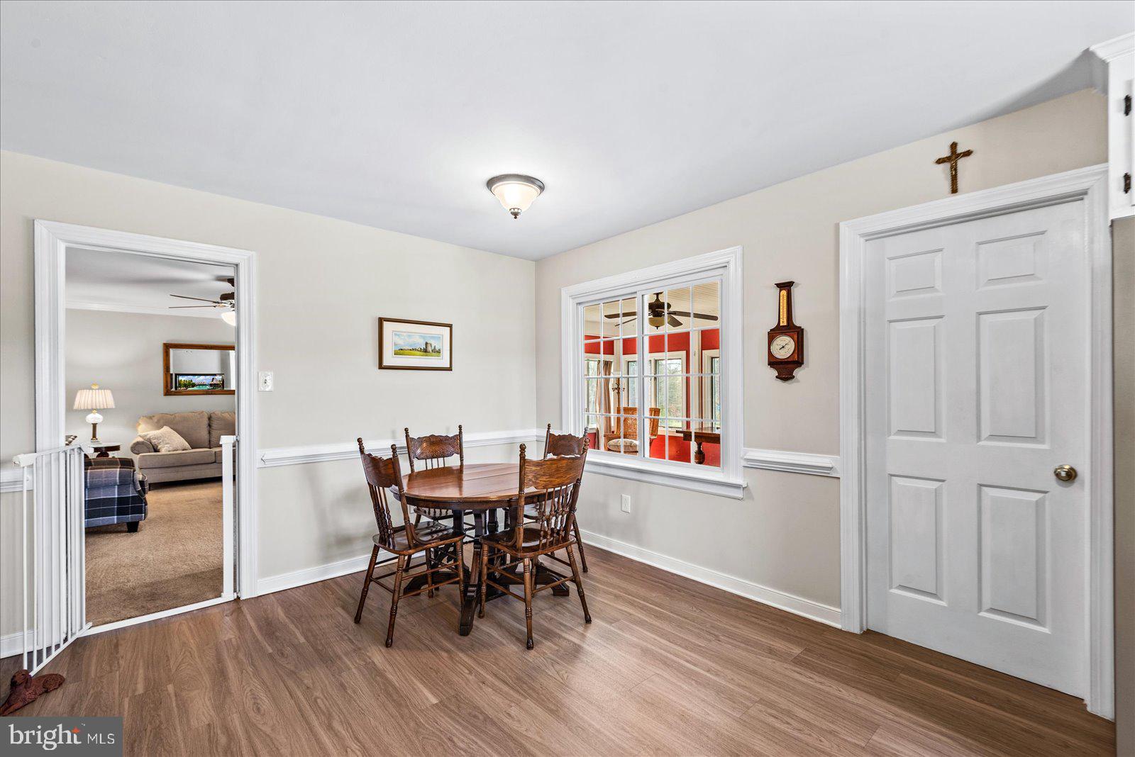 16211 Parrish Farm Road Montpelier, VA 23192 - Photo 16 of 52 Charming dining nook with natural light.