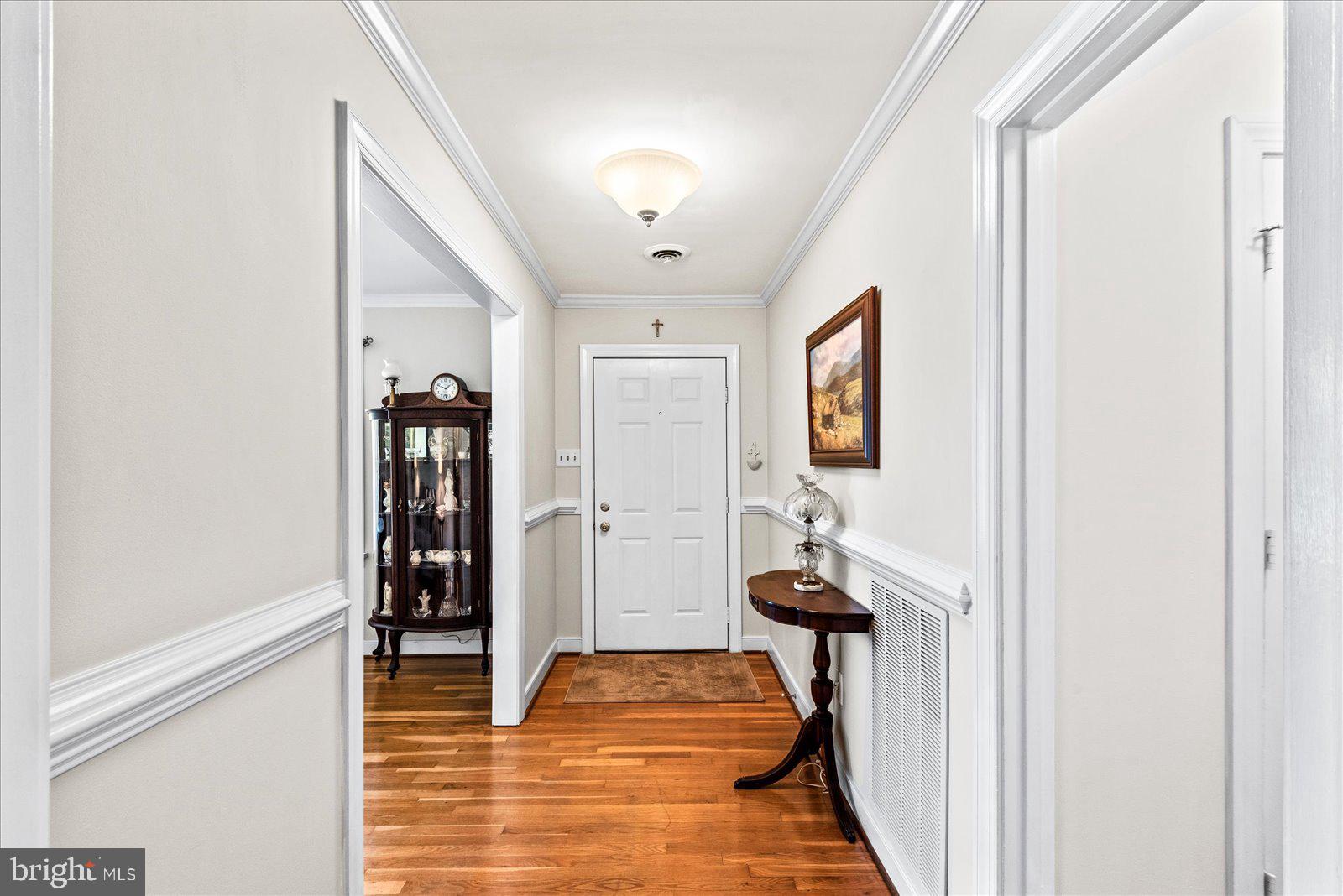 16211 Parrish Farm Road Montpelier, VA 23192 - Photo 6 of 52 Inviting foyer