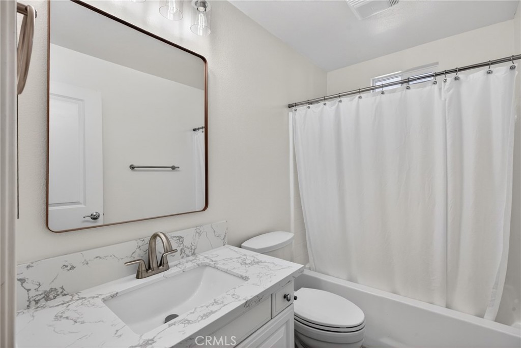 28421 Santa Rosa Lane Saugus, CA 91350 - Photo 13 of 22