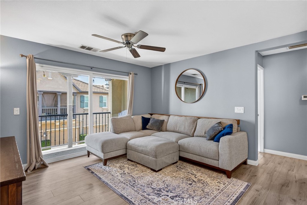 28421 Santa Rosa Lane Saugus, CA 91350 - Photo 7 of 22