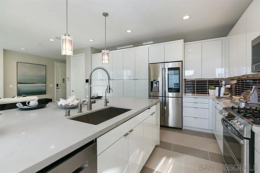 3310 Telaga Road Carlsbad, CA 92010 - Photo 5 of 25 Gallery Image 5