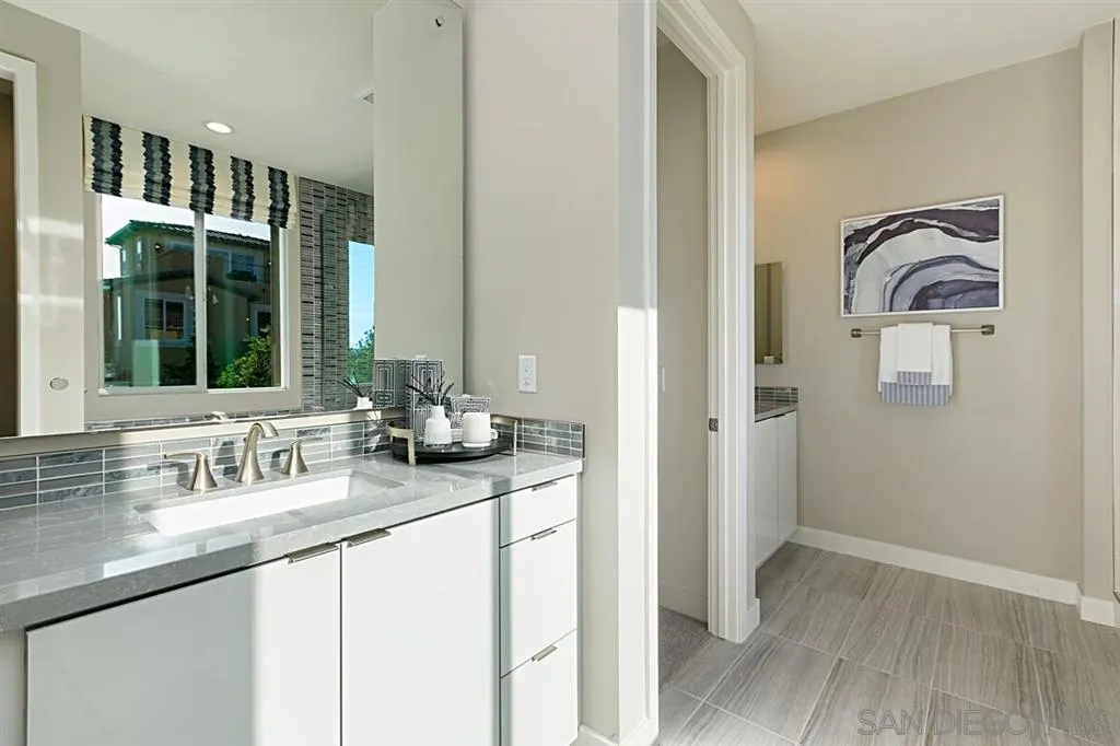 3310 Telaga Road Carlsbad, CA 92010 - Photo 8 of 25 Gallery Image 8