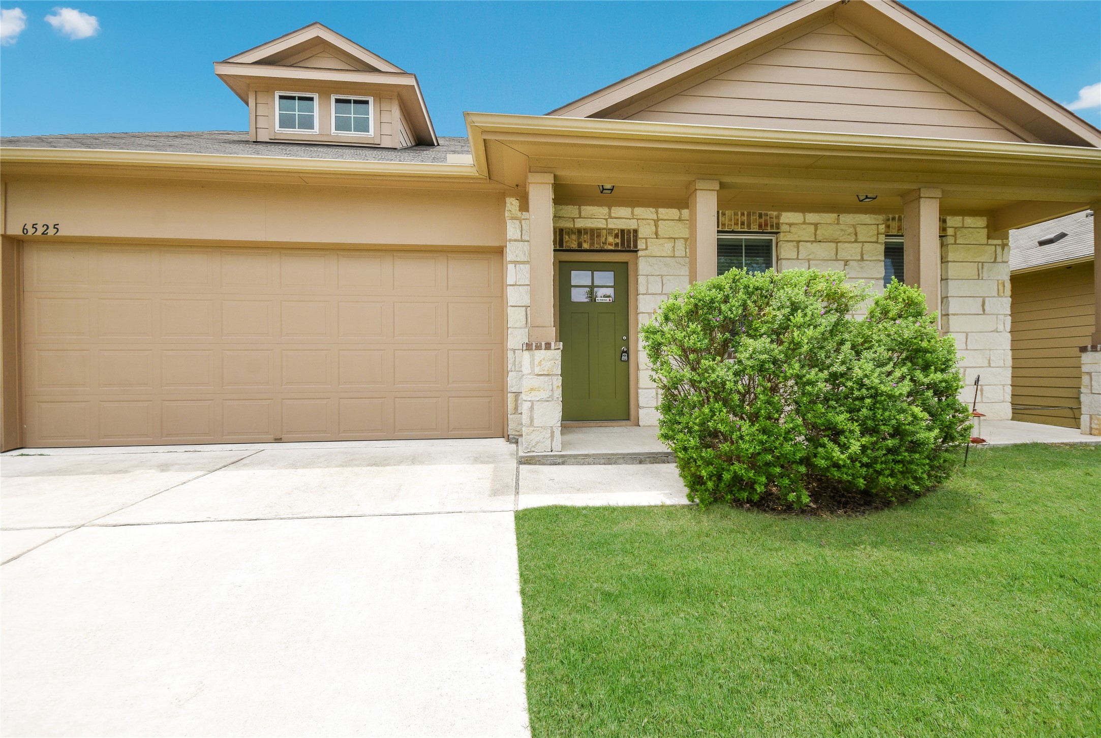 6525 Ranchito Drive Austin, TX 78744 - Photo 2 of 36