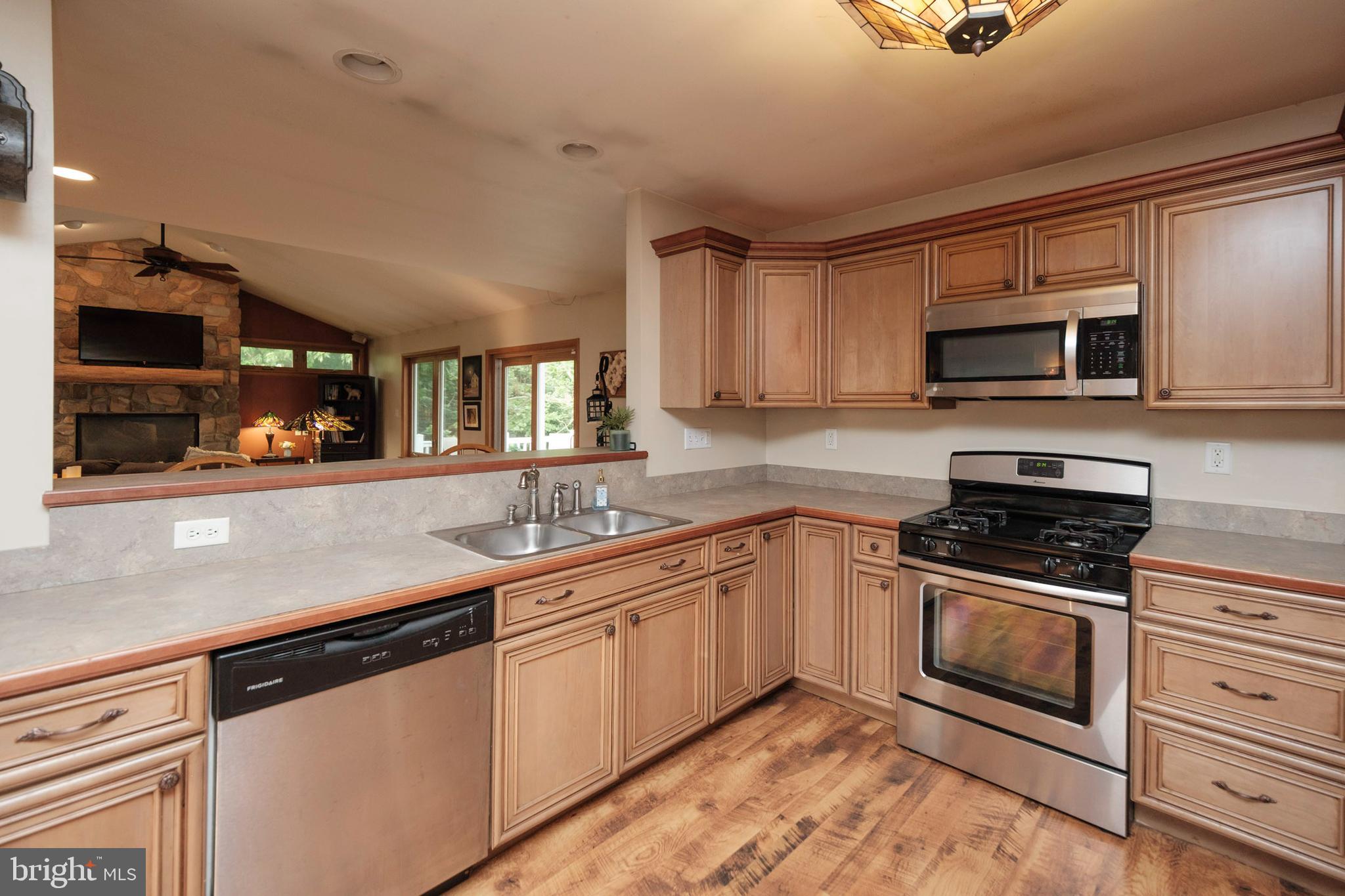 50 Rugby Road Birdsboro, PA 19508 - Photo 10 of 38 Upgrade cabinets and built in appliances