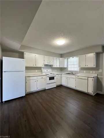 $1,200 | 28 Forsyth Street, Thomasville, NC 27360