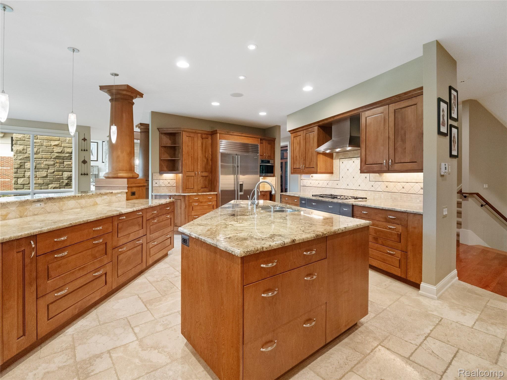3872 Walnut Brook Drive Rochester, MI 48309 - Photo 13 of 42 P1977188.jpg