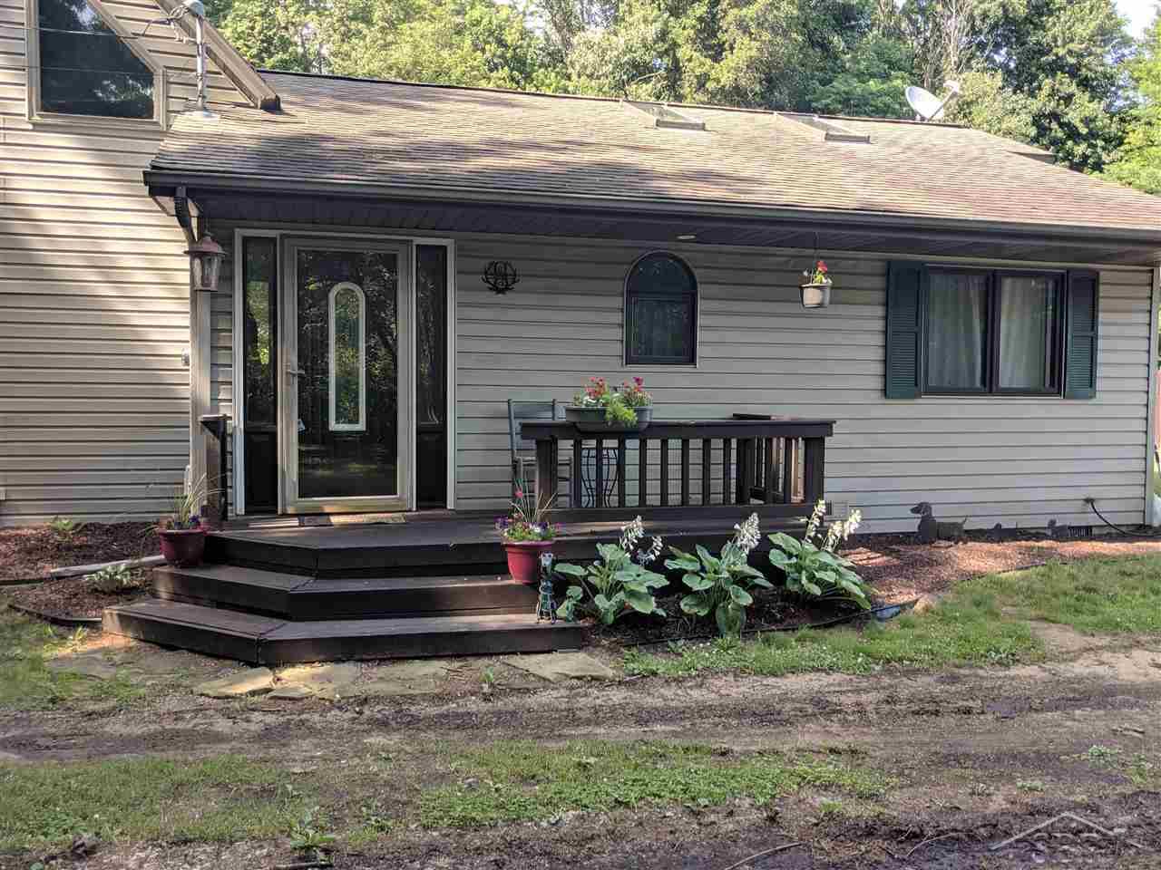 1695 South Fordney Road Hemlock, MI 48626 - Photo 2 of 36