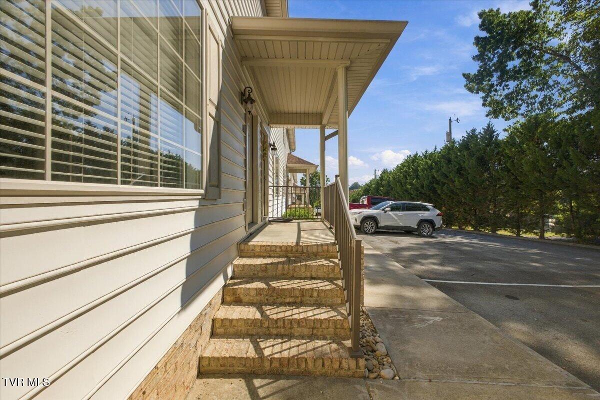 563 Boring Chapel Road, Unit 12 Johnson City, TN 37615 - Photo 5 of 31 04-128A3723