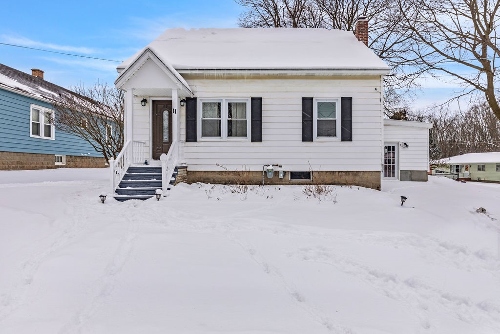 11 Rochester Street Auburn, NY 13021 - Photo 1 of 1 Gallery Image 1