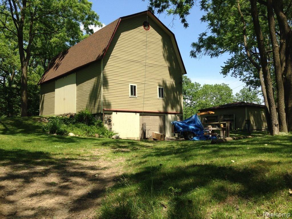 10139 Pound Road Columbus, MI 48063 - Photo 3 of 54 Barn 2.jpg