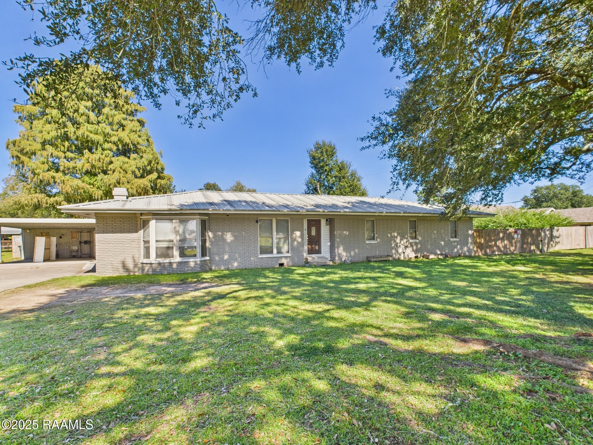 CAM03866G0-PR0125-STILL008