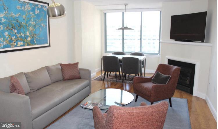 851 North Glebe Road, Unit 902 Arlington, VA 22203 - Photo 2 of 11