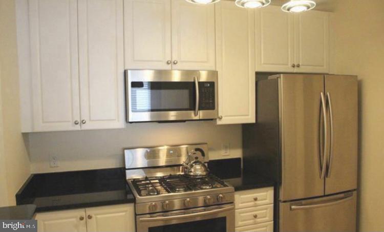 851 North Glebe Road, Unit 902 Arlington, VA 22203 - Photo 8 of 11