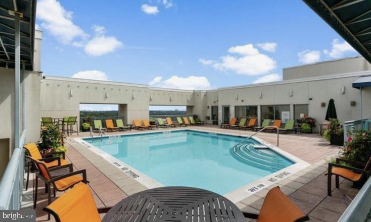 851 North Glebe Road, Unit 902 Arlington, VA 22203 - Photo 10 of 11