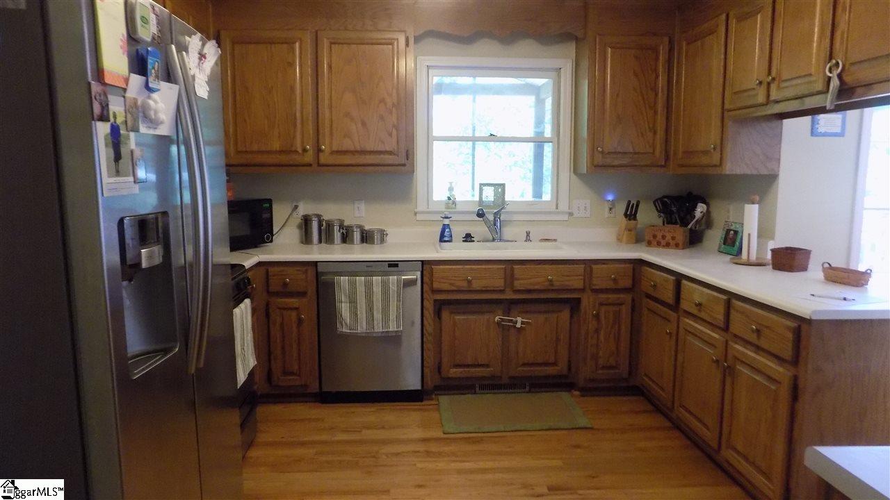 9 Foxtrail Court Simpsonville, SC 29680 - Photo 11 of 36