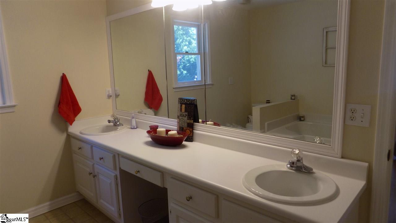 9 Foxtrail Court Simpsonville, SC 29680 - Photo 28 of 36