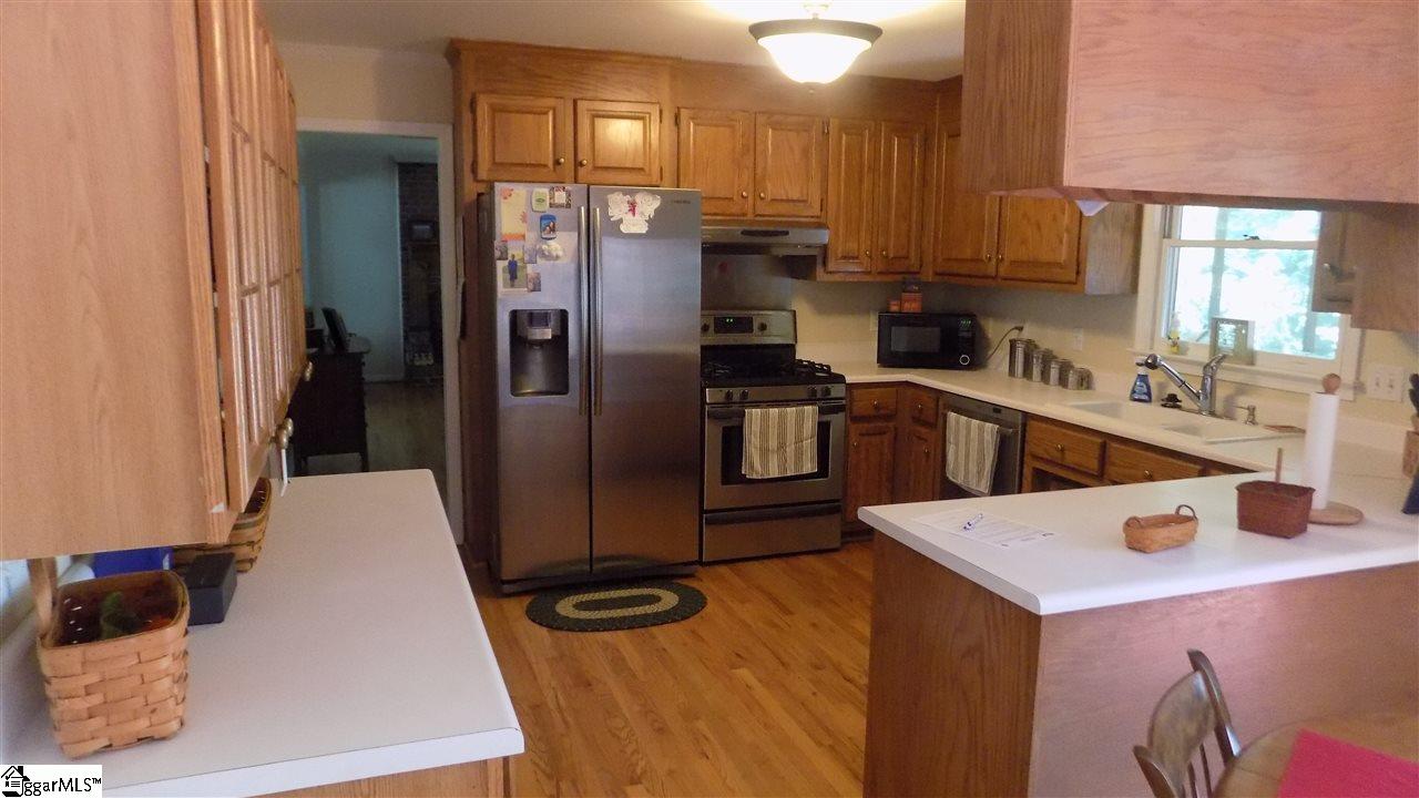 9 Foxtrail Court Simpsonville, SC 29680 - Photo 9 of 36