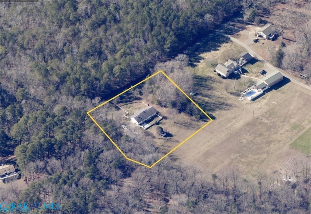 10083 Burkes Pond Road North, VA 23128 - Photo 33 of 38
