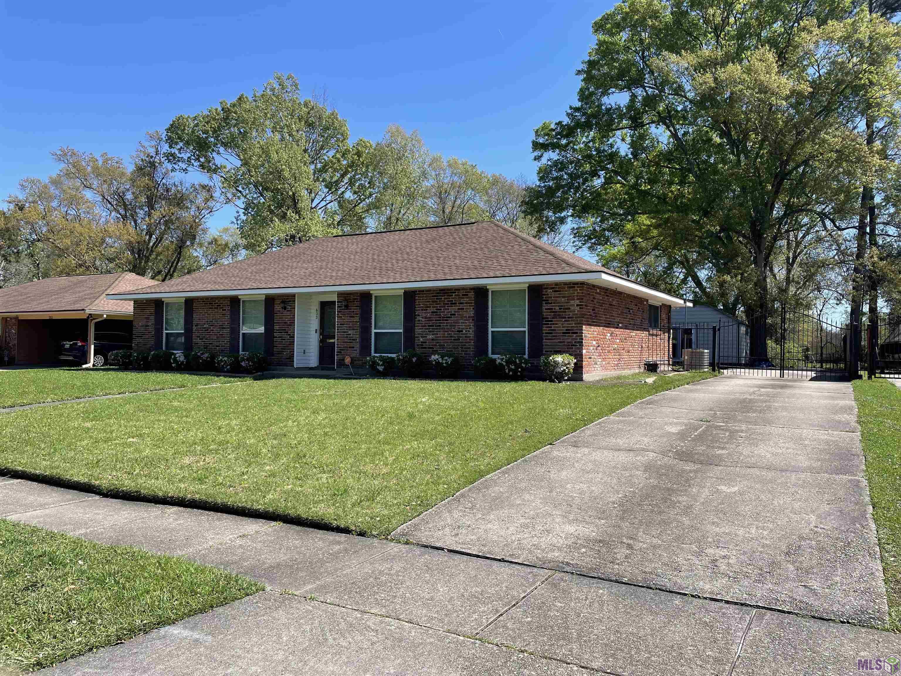 633 Woodcliff Drive Baton Rouge, LA 70815 - Photo 2 of 21