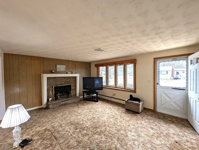 $579,900 | 55 Crestwood Circle, Salem, NH 03079