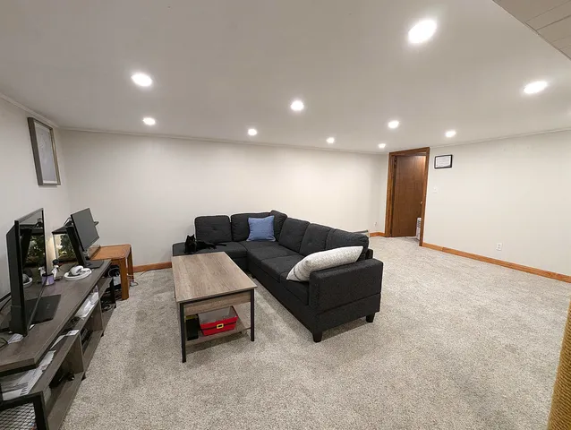 $579,900 | 55 Crestwood Circle, Salem, NH 03079