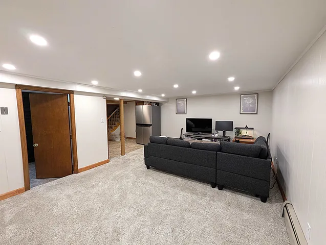 $579,900 | 55 Crestwood Circle, Salem, NH 03079