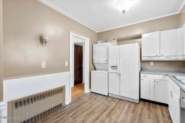 $2,400 | 4 Edison Avenue, Unit 2, Albany, NY 12208