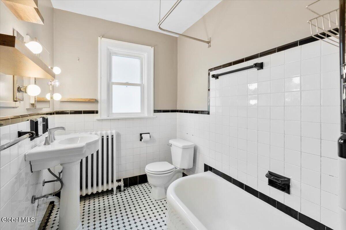 4 Edison Avenue, Unit 2 Albany, NY 12208 - Photo 16 of 19 09-MW2_7500