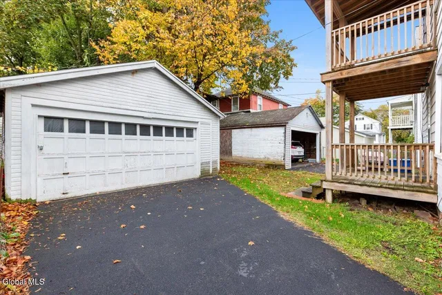 $2,400 | 4 Edison Avenue, Unit 2, Albany, NY 12208