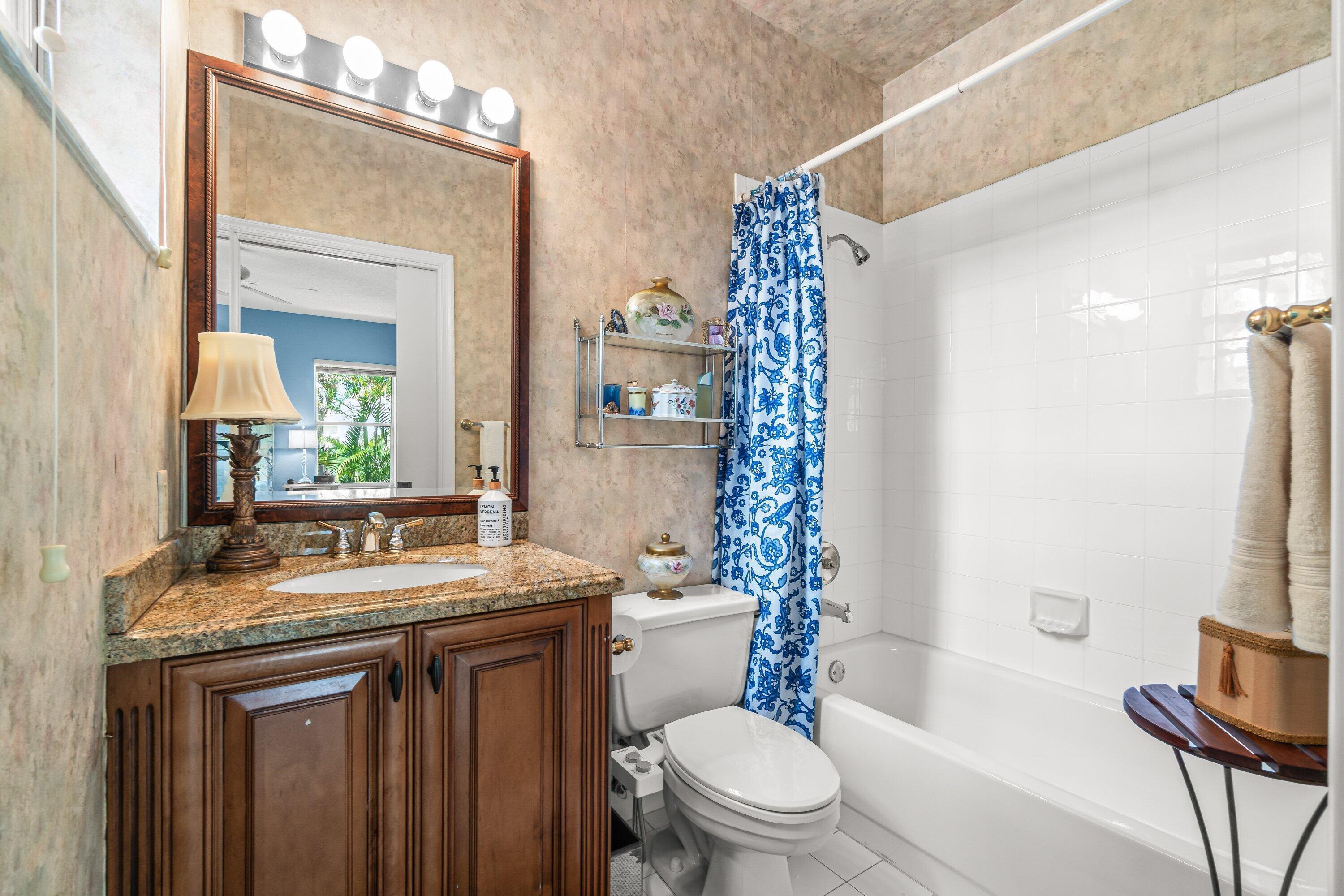 6229 Graycliff Drive, Unit D Boca Raton, FL 33496 - Photo 16 of 49 2nd Bathroom