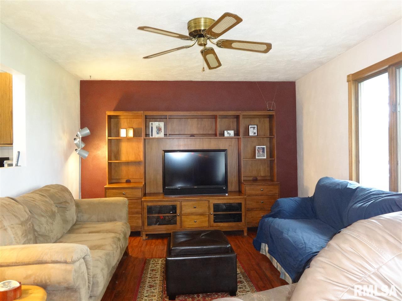 704 Fairfield Road Port Byron, IL 61275 - Photo 2 of 14 Gallery Image 2