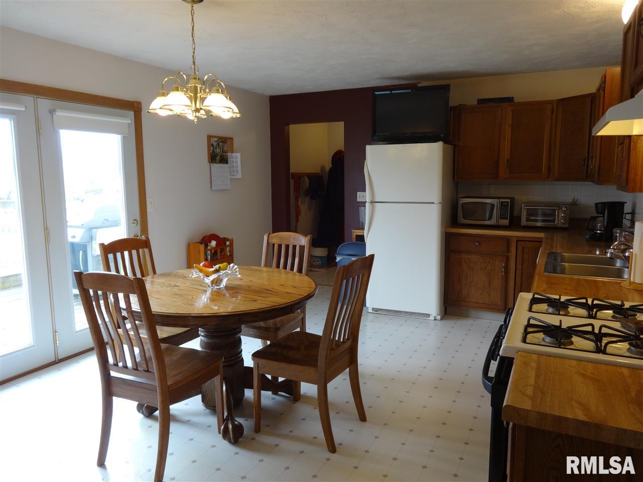 704 Fairfield Road Port Byron, IL 61275 - Photo 5 of 14 Gallery Image 5