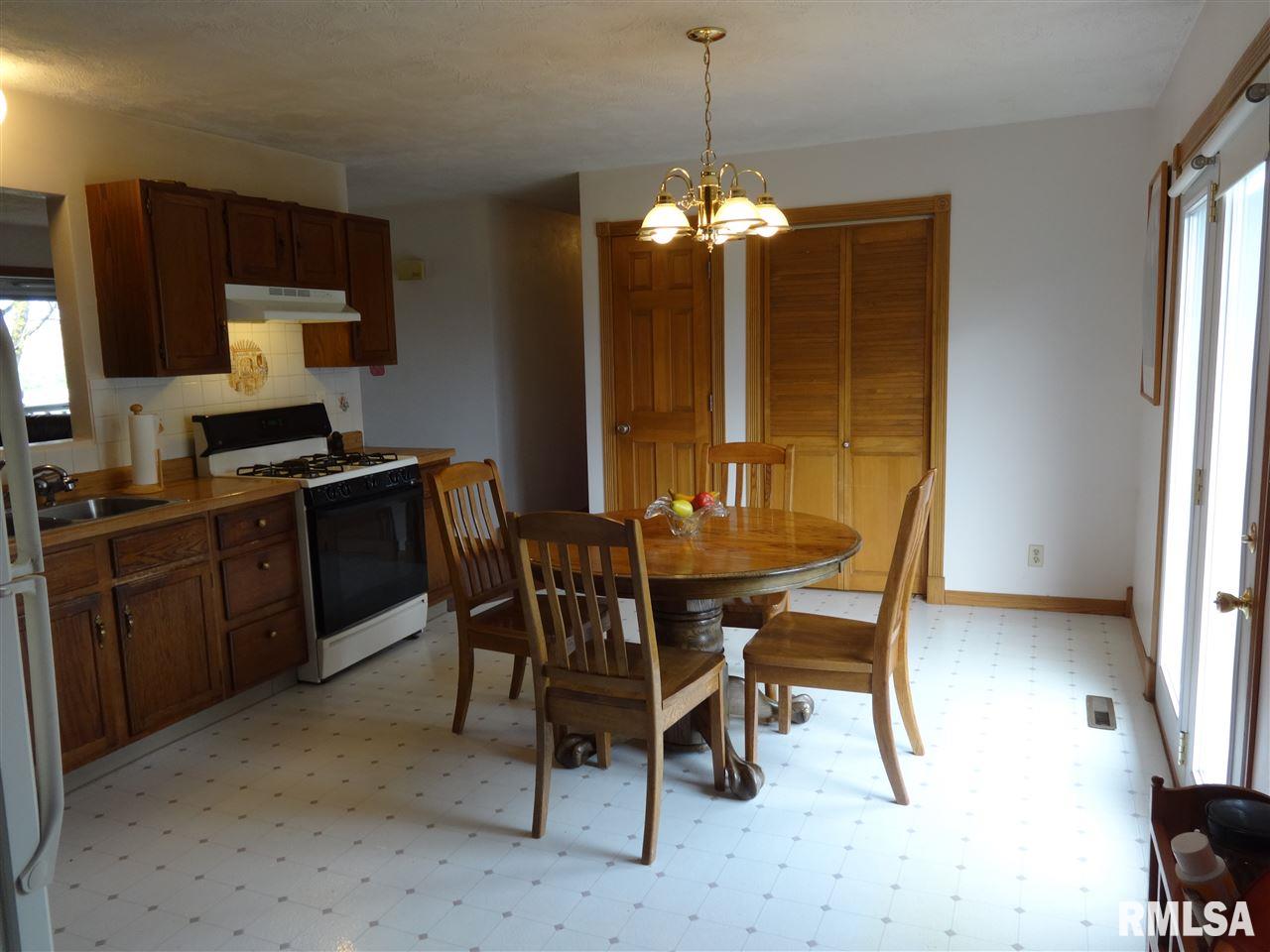 704 Fairfield Road Port Byron, IL 61275 - Photo 6 of 14 Gallery Image 6