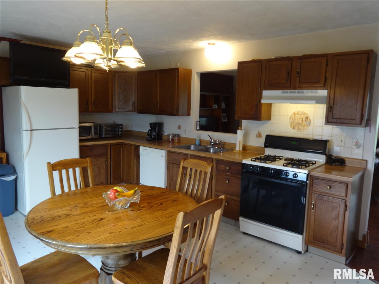 704 Fairfield Road Port Byron, IL 61275 - Photo 7 of 14 Gallery Image 7