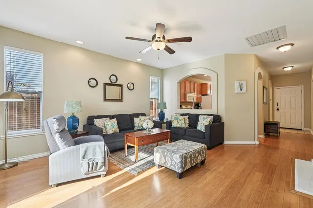 $529,000 | 3818 Renwick Avenue, Elk Grove, CA 95758